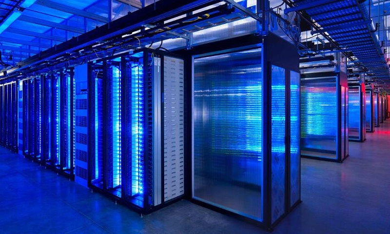 如何建設一個能夠支持高密服務、有效管理和靈活擴容的數(shù)據(jù)機房呢？